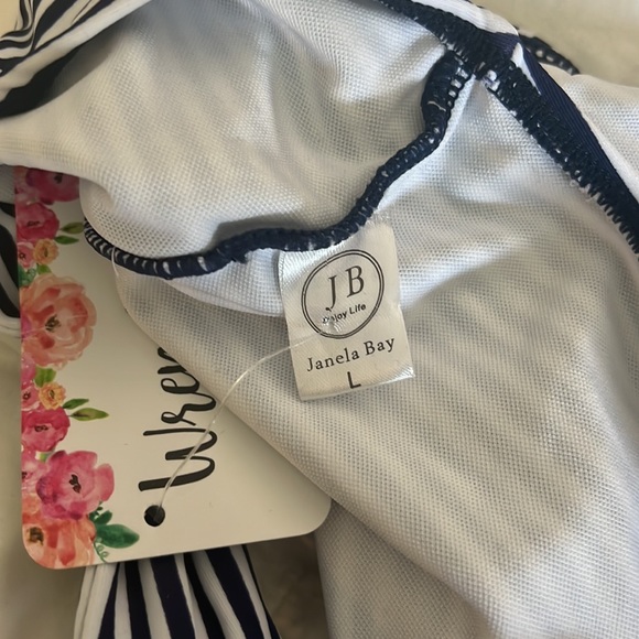 NWT high waisted swim bottom - Picture 6 of 6